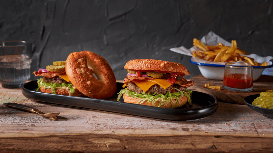 CLASSIC CHEESE & BACON BAGEL BURGER